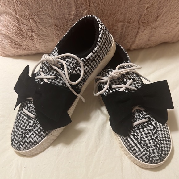 Worn Once! Tretorn B/W check Sneakers with Velvet Box - Picture 5 of 7